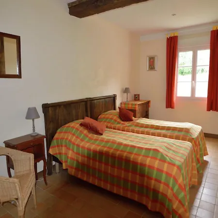 Holiday Home In Le Mesnil-Boeufs With Garden, Cleaning Included * Isigny-le-Buat