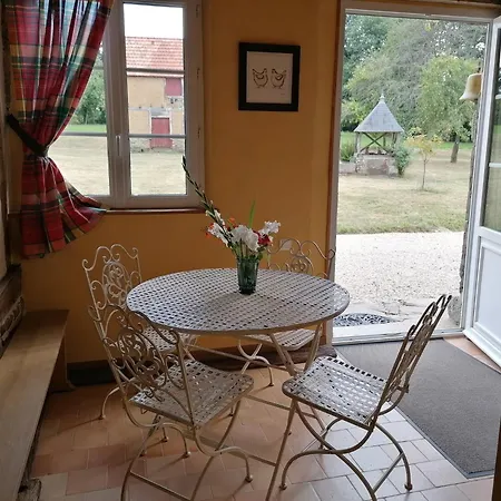 Holiday Home In Le Mesnil-Boeufs With Garden, Cleaning Included Isigny-le-Buat